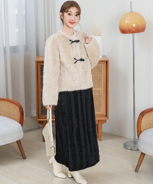 Anely(アネリー)の「ノーカラー コンパクト ファー ダッフル ジャケット(ノーカラージャケット・レディース・アイボリー/ブラック/ベージュ/ピンク・FREE)」の3枚目の写真