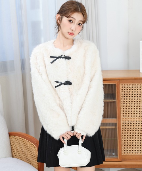 Anely(アネリー)の「ノーカラー コンパクト ファー ダッフル ジャケット(ノーカラージャケット・レディース・アイボリー/ブラック/ベージュ/ピンク・FREE)」の5枚目の写真