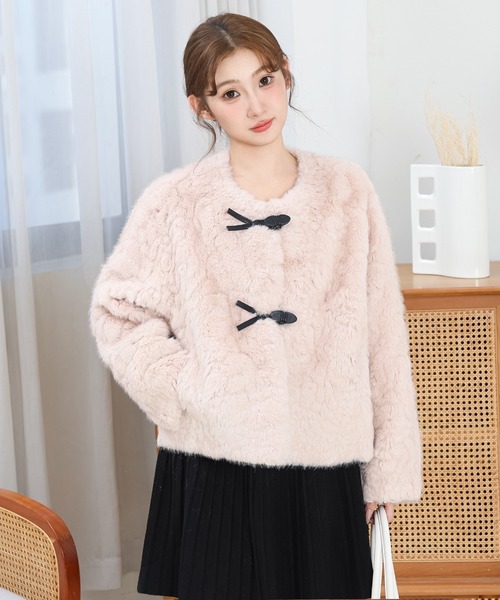 Anely(アネリー)の「ノーカラー コンパクト ファー ダッフル ジャケット(ノーカラージャケット・レディース・アイボリー/ブラック/ベージュ/ピンク・FREE)」の10枚目の写真