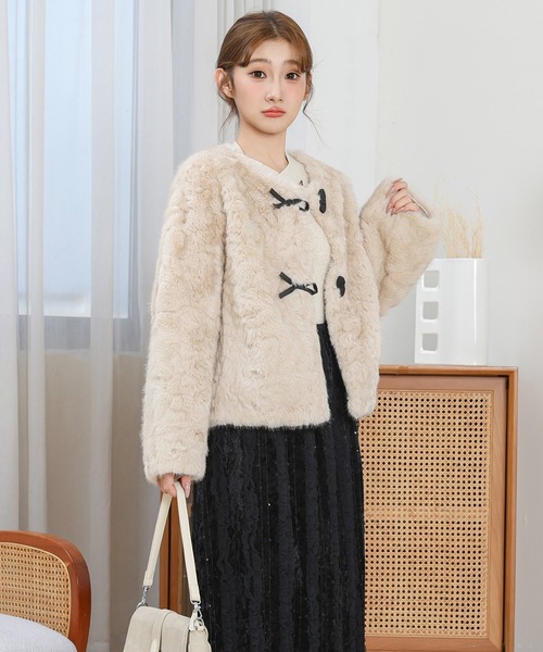 Anely(アネリー)の「ノーカラー コンパクト ファー ダッフル ジャケット(ノーカラージャケット・レディース・アイボリー/ブラック/ベージュ/ピンク・FREE)」の14枚目の写真