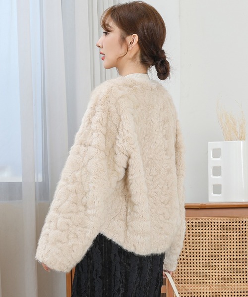 Anely(アネリー)の「ノーカラー コンパクト ファー ダッフル ジャケット(ノーカラージャケット・レディース・アイボリー/ブラック/ベージュ/ピンク・FREE)」の16枚目の写真