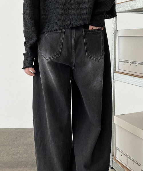 semplice(センプリチェ)の「オーバーサイズワイドデニムパンツ(デニムパンツ・レディース・ブラック/オフホワイト・L/M/S/XL)」の3枚目の写真