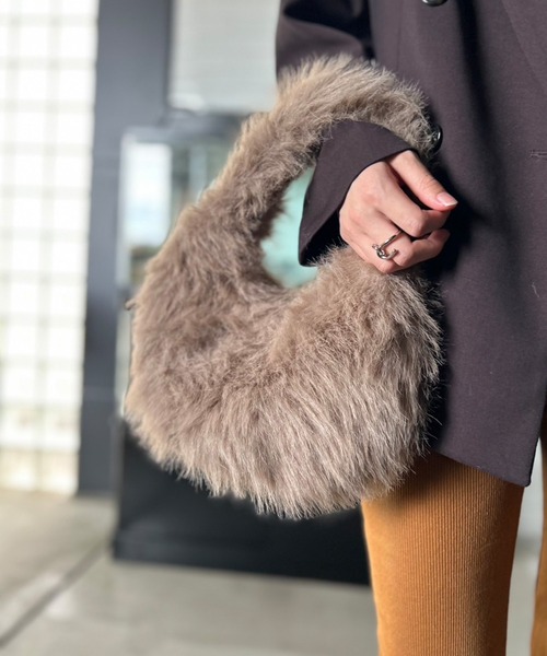 Kotoe（コトエ）の「スモーキーパステル ワンハンドル エコファーバッグ（ハンドバッグ・レディース・ダークグレー/ブラウン/グリーン/ブルー・FREE）」の3枚目の写真