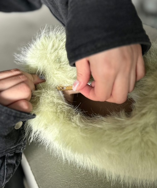 Kotoe（コトエ）の「スモーキーパステル ワンハンドル エコファーバッグ（ハンドバッグ・レディース・ダークグレー/ブラウン/グリーン/ブルー・FREE）」の19枚目の写真