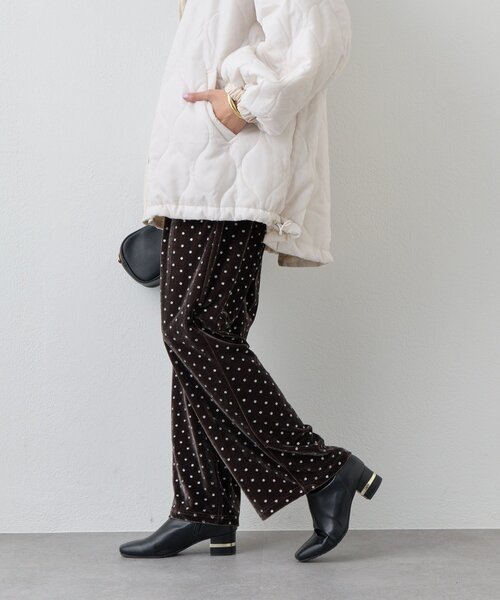 un dix cors（アンディコール）の「《華やかさをプラス》グリッタードットベロアパンツ（スラックス・レディース・ブラック/ブラウン・FREE）」の4枚目の写真