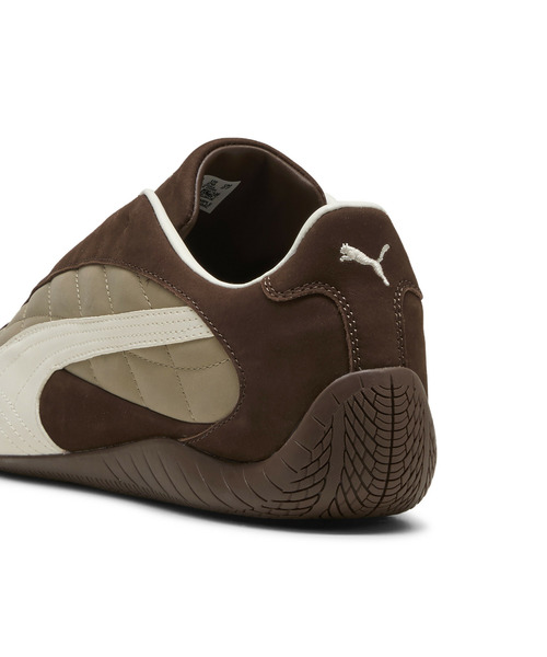 PUMA(プーマ)の「PUMA プーマ ユニセックス SPEEDCAT PLUS QUILTED / スピードキャット プラス キルテッド スニーカー(スニーカー・メンズ・ブラウン系その他/レッド系その他/ブラック×ホワイト・26.5cm/25.5cm/22.0cm/29.0cm/28.0cm/27.0cm/26.0cm/25.0cm/24.5cm/23.5cm/27.5cm/22.5cm/24.0cm/23.0cm/28.5cm)」の10枚目の写真