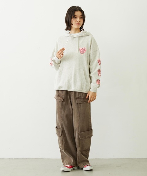 MILKFED.（ミルクフェド）の「MELTY HEART WIDE HOODIE SWEAT（パーカー・レディース・ライトブルー/オートミール/ブラック・L/M）」の19枚目の写真