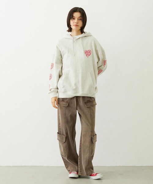 MILKFED.（ミルクフェド）の「MELTY HEART WIDE HOODIE SWEAT（パーカー・レディース・ライトブルー/オートミール/ブラック・L/M）」の20枚目の写真