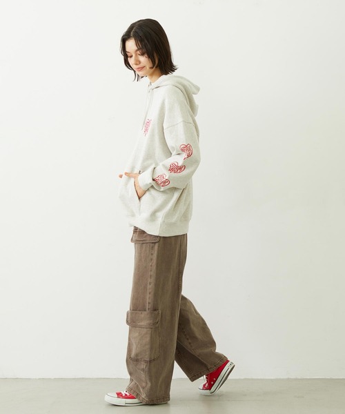 MILKFED.（ミルクフェド）の「MELTY HEART WIDE HOODIE SWEAT（パーカー・レディース・ライトブルー/オートミール/ブラック・L/M）」の22枚目の写真