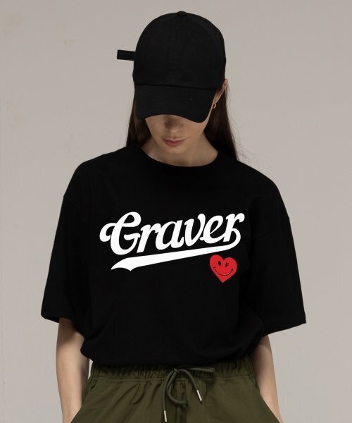 GRAVER（グレーバー）の「[UNISEX]ベースボールのロゴハートスマイル半袖_ブラック（Tシャツ/カットソー・レディース・ブラック・SMALL/MEDIUM/LARGE/X-LARGE）」の2枚目の写真