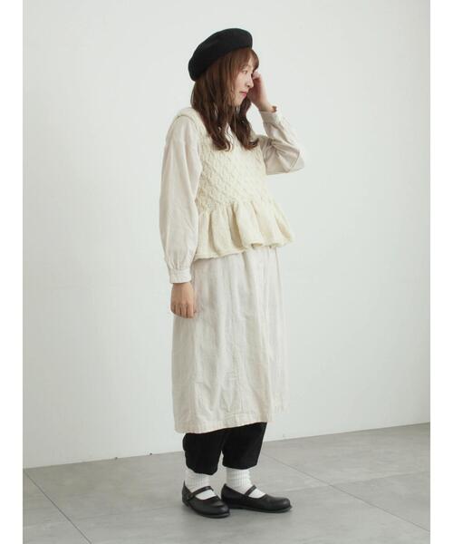 TSUHARU by Samansa Mos2(ツハルバイサマンサモスモス)の「【ペルーニット】裾フリル前後着ベスト(ベスト・レディース・チャコールグレー/オフホワイト・F)」の3枚目の写真