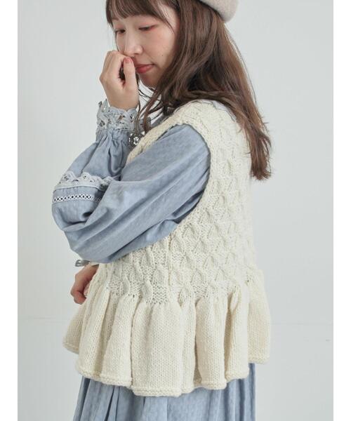 TSUHARU by Samansa Mos2(ツハルバイサマンサモスモス)の「【ペルーニット】裾フリル前後着ベスト(ベスト・レディース・チャコールグレー/オフホワイト・F)」の10枚目の写真
