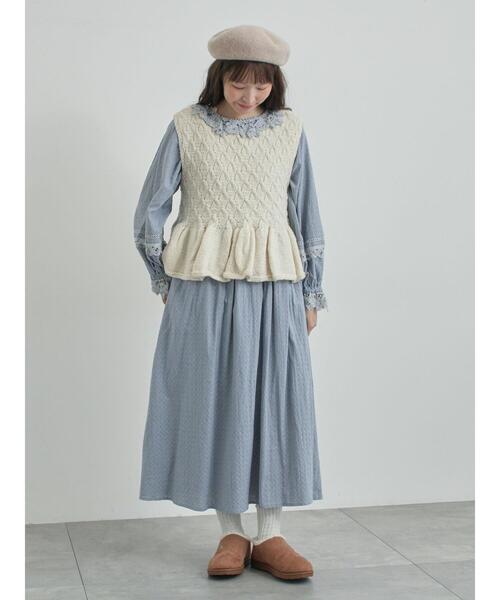 TSUHARU by Samansa Mos2(ツハルバイサマンサモスモス)の「【ペルーニット】裾フリル前後着ベスト(ベスト・レディース・チャコールグレー/オフホワイト・F)」の12枚目の写真