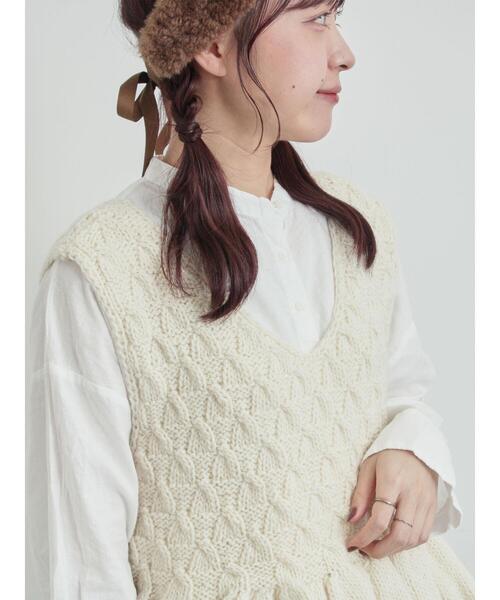TSUHARU by Samansa Mos2(ツハルバイサマンサモスモス)の「【ペルーニット】裾フリル前後着ベスト(ベスト・レディース・チャコールグレー/オフホワイト・F)」の21枚目の写真