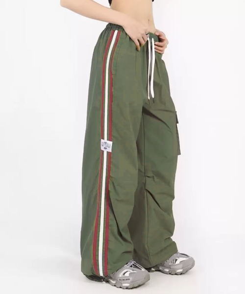 VIBGYOR（ヴィブジョー）の「【EIZZ/アイズ】シャカシャカ サイドライン イージー カーゴパンツ（その他パンツ・レディース・ブラック/カーキ・FREE）」の14枚目の写真