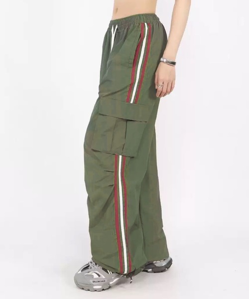 VIBGYOR（ヴィブジョー）の「【EIZZ/アイズ】シャカシャカ サイドライン イージー カーゴパンツ（その他パンツ・レディース・ブラック/カーキ・FREE）」の3枚目の写真