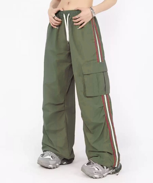 VIBGYOR（ヴィブジョー）の「【EIZZ/アイズ】シャカシャカ サイドライン イージー カーゴパンツ（その他パンツ・レディース・ブラック/カーキ・FREE）」の6枚目の写真