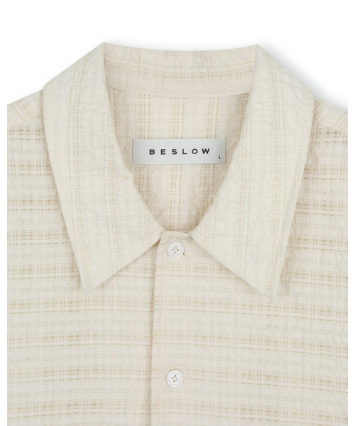 BESLOW(ビースロー)の「リラックスチェックハーフシャツ クリーム(シャツ/ブラウス・メンズ・その他・SMALL/MEDIUM/LARGE)」の2枚目の写真