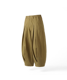 ANGLAN（アングラン）の「Long Tuck Wing Balloon Pants - Beige（その他パンツ）」