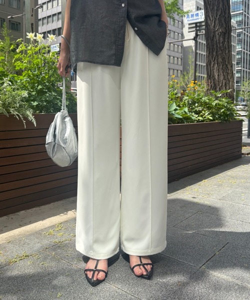 Jena espace merveilleux(ジェナ エスパスメルヴェイユ)の「【高レビュー多数!】【2サイズ展開/体型問わず美脚見え】トロミイージーパンツ(その他パンツ・レディース・グレー/オフホワイト/ブラック/ライトベージュ/ブラウン/グレー系その他2/ベージュ/アイボリー・2/1)」の1枚目の写真