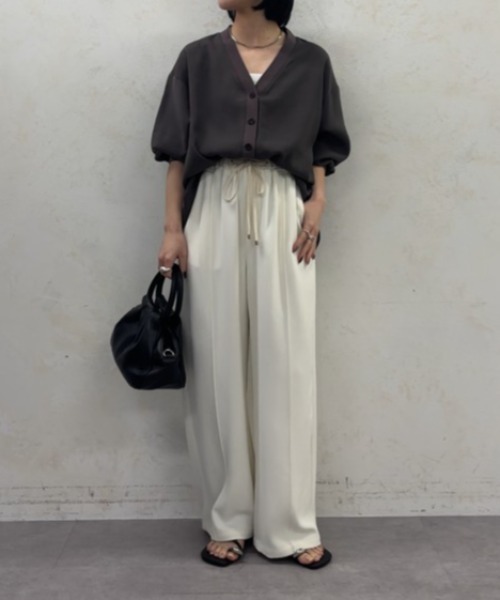 Jena espace merveilleux(ジェナ エスパスメルヴェイユ)の「【高レビュー多数!】【2サイズ展開/体型問わず美脚見え】トロミイージーパンツ(その他パンツ・レディース・グレー/オフホワイト/ブラック/ライトベージュ/ブラウン/グレー系その他2/ベージュ/アイボリー・2/1)」の18枚目の写真