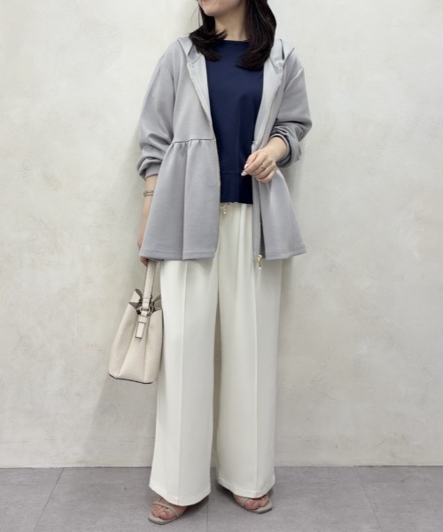 Jena espace merveilleux(ジェナ エスパスメルヴェイユ)の「【高レビュー多数!】【2サイズ展開/体型問わず美脚見え】トロミイージーパンツ(その他パンツ・レディース・グレー/オフホワイト/ブラック/ライトベージュ/ブラウン/グレー系その他2/ベージュ/アイボリー・2/1)」の13枚目の写真