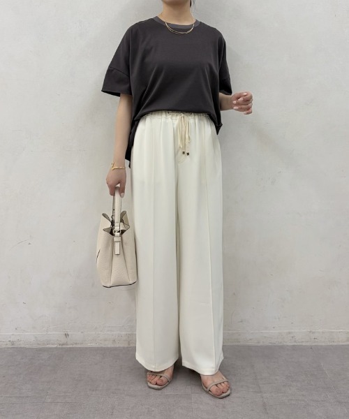 Jena espace merveilleux(ジェナ エスパスメルヴェイユ)の「【高レビュー多数!】【2サイズ展開/体型問わず美脚見え】トロミイージーパンツ(その他パンツ・レディース・グレー/オフホワイト/ブラック/ライトベージュ/ブラウン/グレー系その他2/ベージュ/アイボリー・2/1)」の11枚目の写真