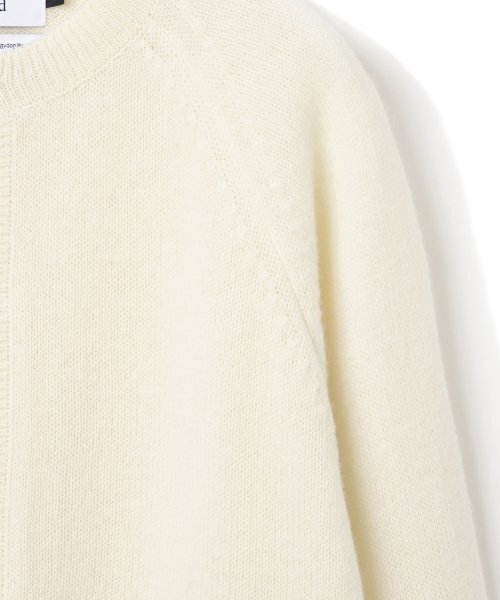 KNITTED(ニッティド)の「シェギドック ウール100% ラウンドカーディガン アイボリー(カーディガン/ボレロ・レディース・その他・MEDIUM/LARGE/X-LARGE)」の3枚目の写真