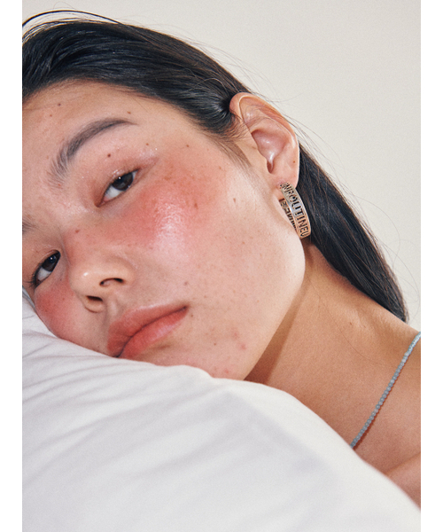 August Harmony（オーガストハーモニー）の「Big Unroutine Hoop Earring - Antique Silver（ピアス（両耳用）・レディース・その他・FREE）」の2枚目の写真