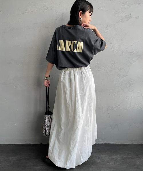 AMERICANA（アメリカーナ）の「【WEB先行予約】[Americana/アメリカーナ] 別注 AMRCN バックプリント Tシャツ（Tシャツ/カットソー・レディース・オートミール/ベージュ/スミクロ・ONE SIZE）」の4枚目の写真