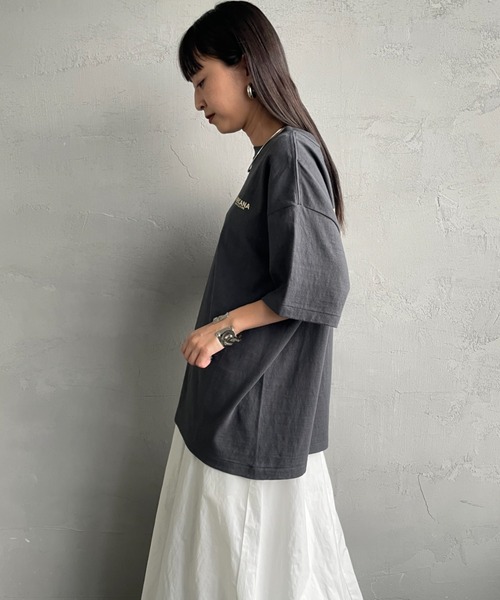 AMERICANA（アメリカーナ）の「【WEB先行予約】[Americana/アメリカーナ] 別注 AMRCN バックプリント Tシャツ（Tシャツ/カットソー・レディース・オートミール/ベージュ/スミクロ・ONE SIZE）」の12枚目の写真