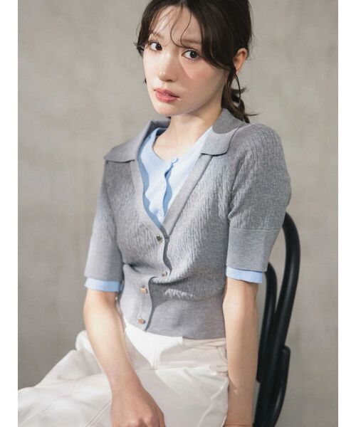 MERCURYDUO(マーキュリーデュオ)の「バイカラーフェイクレイヤードニット(ニット/セーター・レディース・グレー/オフホワイト/ネイビー・FREE)」の2枚目の写真