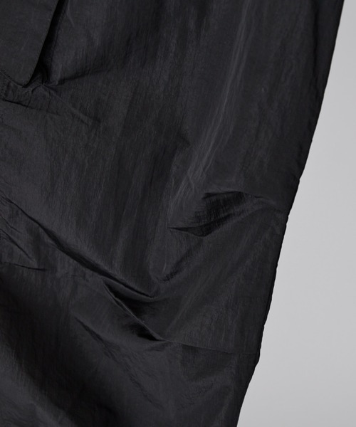 Lui's(ルイス)の「【Neucon】NYLON BALLOON TRUCK CARGO PANTS / ナイロンバルーントラックカーゴパンツ / セットアップ対応(カーゴパンツ・メンズ・ブラック/ライトグレー・1/2)」の18枚目の写真