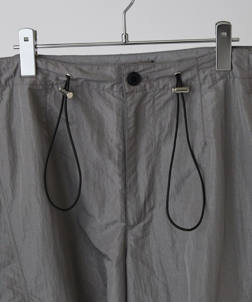 Lui's(ルイス)の「【Neucon】NYLON BALLOON TRUCK CARGO PANTS / ナイロンバルーントラックカーゴパンツ / セットアップ対応(カーゴパンツ・メンズ・ブラック/ライトグレー・1/2)」の21枚目の写真