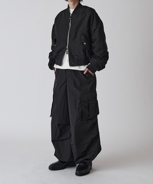Lui's(ルイス)の「【Neucon】NYLON BALLOON TRUCK CARGO PANTS / ナイロンバルーントラックカーゴパンツ / セットアップ対応(カーゴパンツ・メンズ・ブラック/ライトグレー・1/2)」の7枚目の写真