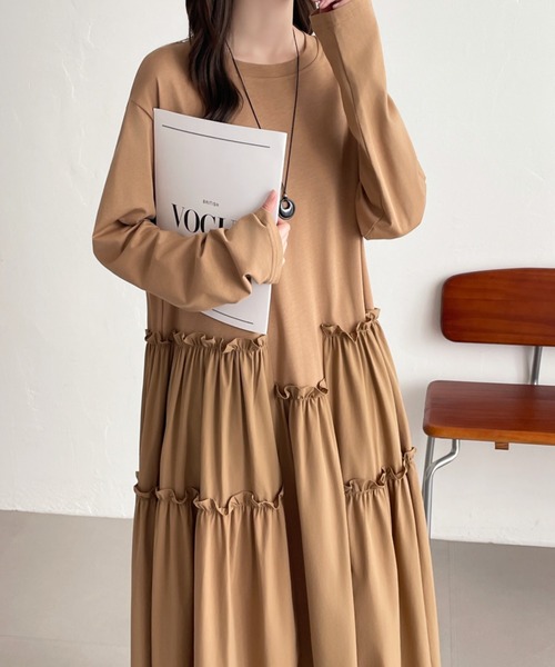 ABITOKYO(アビトーキョー)の「アシメフリル異素材切替ワンピース(ワンピース・レディース・ブラック/キャメル/カーキ・FREE)」の3枚目の写真