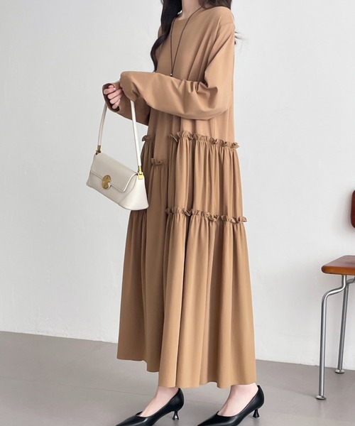 ABITOKYO(アビトーキョー)の「アシメフリル異素材切替ワンピース(ワンピース・レディース・ブラック/キャメル/カーキ・FREE)」の16枚目の写真