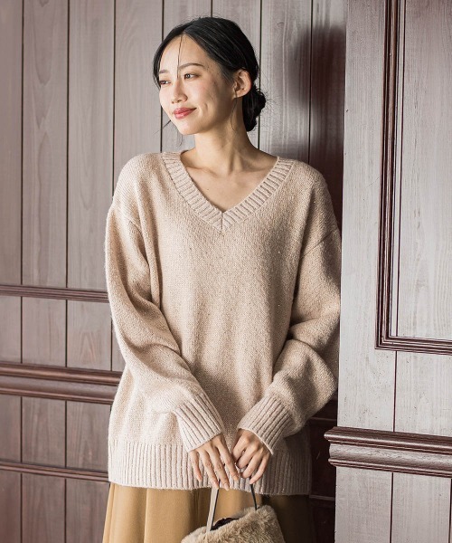 Droite lautreamont（ドロワットロートレアモン）の「スパンコールVネックニット≪手洗い可能≫（ニット/セーター・レディース・オフホワイト/ブラック/ピンク・M）」の3枚目の写真