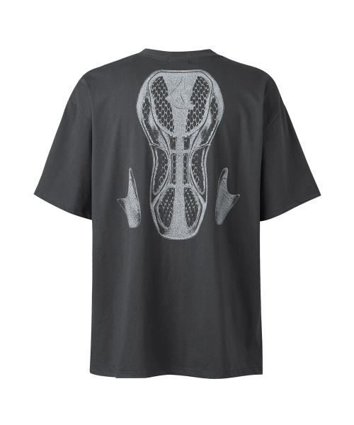 ANOTHERYOUTH（アナザーユース）の「ガードTシャツ - チャコール（Tシャツ/カットソー・メンズ・その他・1/2）」の2枚目の写真