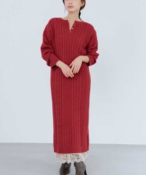 COHINA（コヒナ）の「ケーブルミックスニットワンピース 【低身長・小柄女性】（ワンピース・レディース・ベージュ/レッド/ネイビー・SHORT/REGULAR）」の3枚目の写真