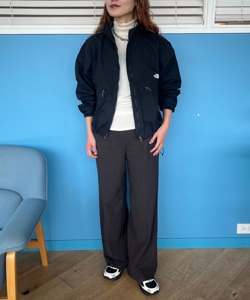 THE NORTH FACE(ザノースフェイス)の「【WEB限定】THE NORTH FACE / ショート コンパクト ジャケット(マウンテンパーカー・レディース・オフホワイト/ブラック・LARGE/MEDIUM)」の3枚目の写真