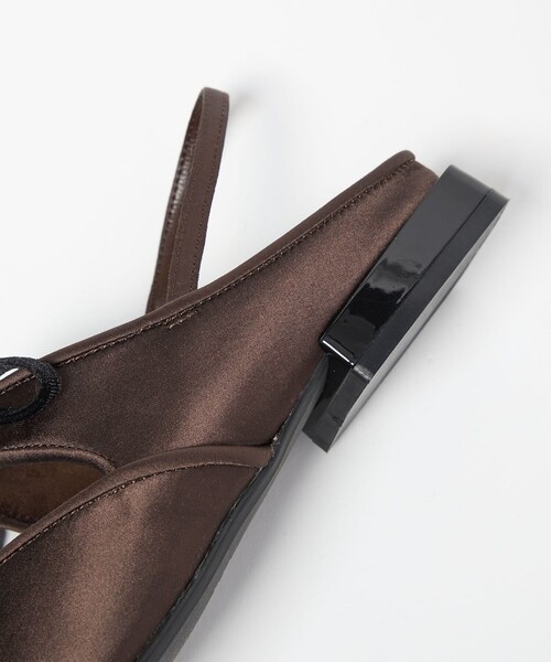SY UNITED ARROWS(シーユナイテッドアローズ)の「<SY>ポインテッド リボン バックベルト フラット15↑(パンプス・レディース・ブラック/その他1/ダークブラウン・25cm/24.5cm/24cm/23.5cm/23cm/22.5cm/22cm)」の17枚目の写真