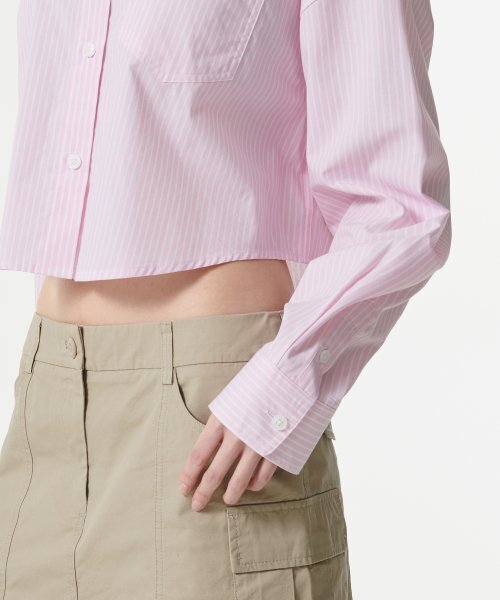 MUSINSA STANDARD WOMAN（ムシンサスタンダードウーマン）の「ウィメンズストライプオーバーサイズクロップポプリンシャツ[ピンク]（シャツ/ブラウス・レディース・その他・LARGE/MEDIUM/SMALL/X-SMALL）」の8枚目の写真
