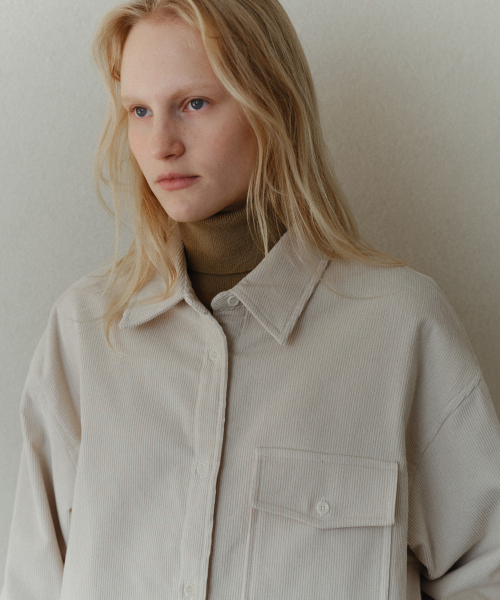URAGO(ユラーゴ)の「Corduroy padded shirts(シャツ/ブラウス・レディース・Cream/ネイビー・FREE)」の6枚目の写真