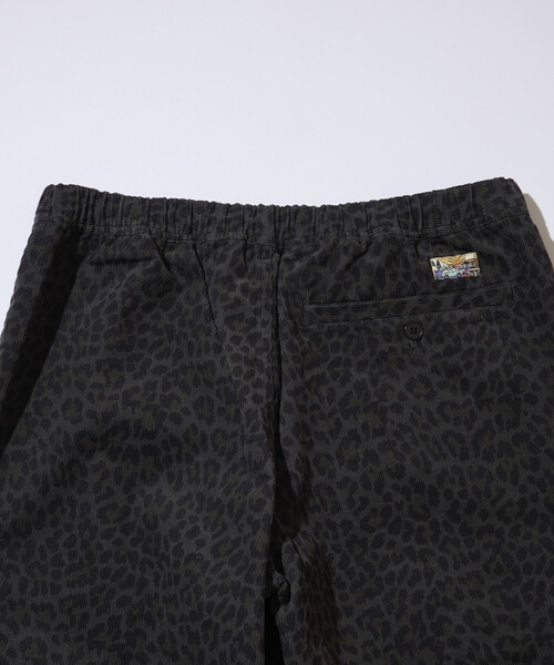 FREAK'S STORE（フリークスストア）の「ワイドストレートシルエット 総柄プリント ライトコーデュロイ イージーパンツ 【セットアップ対応】（その他パンツ・メンズ・その他9/その他16/その他15・LARGE/MEDIUM）」の11枚目の写真