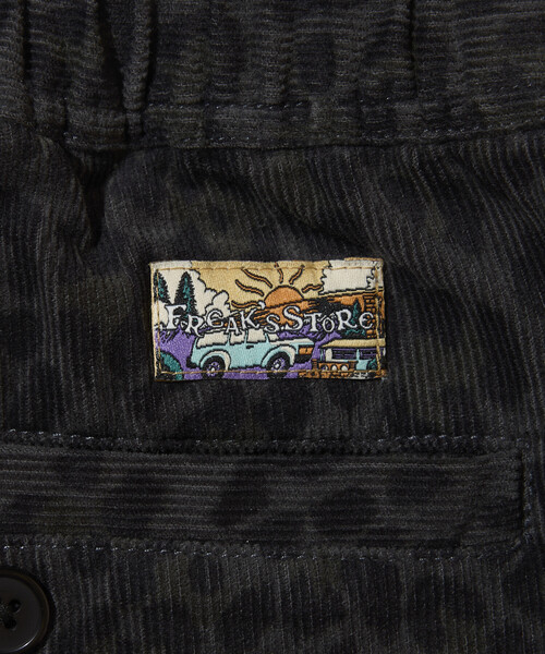FREAK'S STORE（フリークスストア）の「ワイドストレートシルエット 総柄プリント ライトコーデュロイ イージーパンツ 【セットアップ対応】（その他パンツ・メンズ・その他9/その他16/その他15・LARGE/MEDIUM）」の13枚目の写真