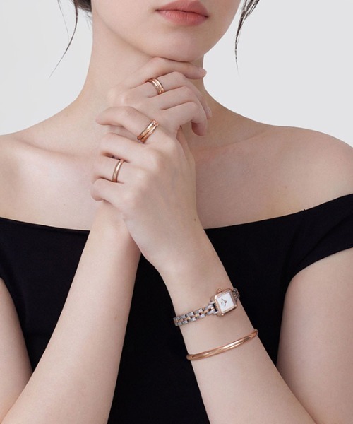 Daniel Wellington(ダニエルウェリントン)の「Classic Arch Cuff 4.0MM(ブレスレット・メンズ・シルバー/イエローゴールド/ピンクゴールド・S/L)」の14枚目の写真