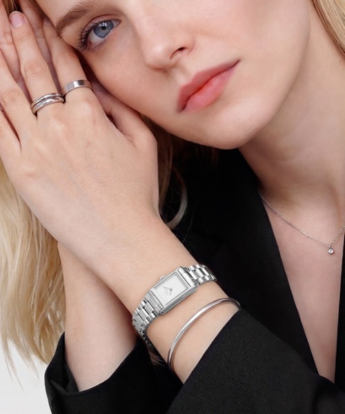 Daniel Wellington(ダニエルウェリントン)の「Classic Arch Cuff 4.0MM(ブレスレット・メンズ・シルバー/イエローゴールド/ピンクゴールド・S/L)」の15枚目の写真