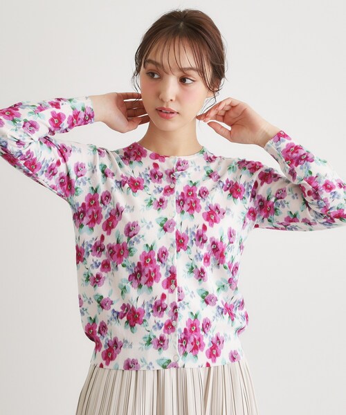 LAURA ASHLEY(ローラアシュレイ)の「【洗える/同柄・同素材アイテムあり】フリーサム ヘイズ柄 プリントニットカーディガン(カーディガン/ボレロ・レディース・ホワイト系3/ブルー系5・38/40)」の1枚目の写真