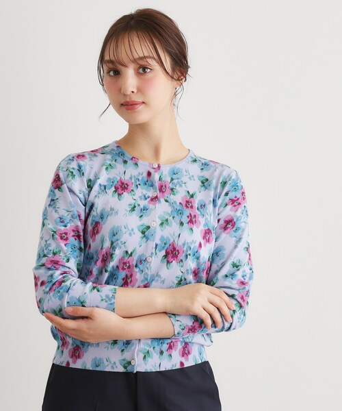 LAURA ASHLEY(ローラアシュレイ)の「【洗える/同柄・同素材アイテムあり】フリーサム ヘイズ柄 プリントニットカーディガン(カーディガン/ボレロ・レディース・ホワイト系3/ブルー系5・38/40)」の2枚目の写真